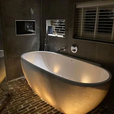 Holiday home Voorsterstaete Former Barn, Including Jacuzzi
