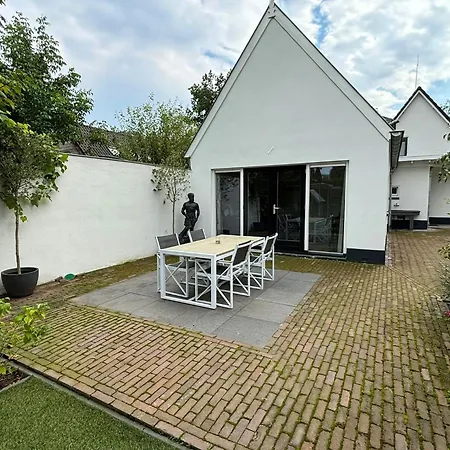 Voorsterstaete Former Barn, Including Jacuzzi Holiday home *