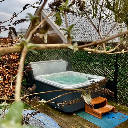 Voorsterstaete Former Barn, Including Jacuzzi *