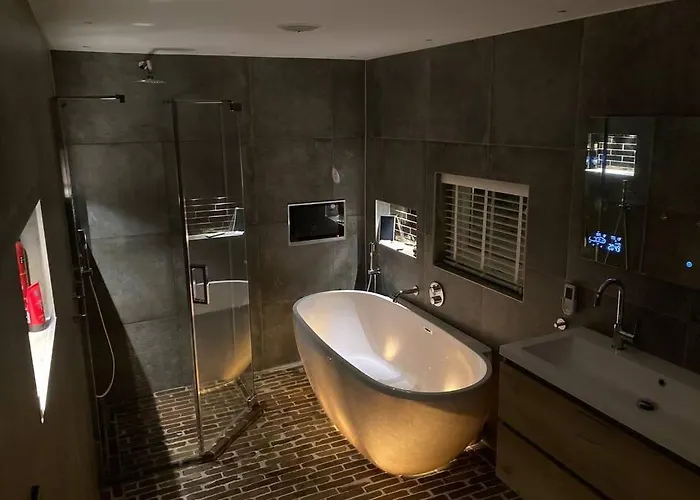 בית נופש Voorsterstaete Former Barn, Including Jacuzzi Voorst Gem Voorst