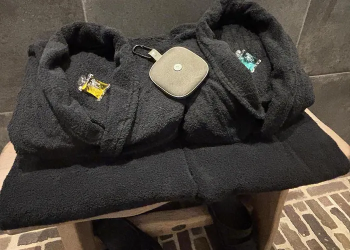 Voorsterstaete Former Barn, Including Jacuzzi *